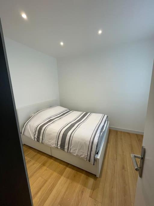 Paris Centre Clamart Hopital Percy Appart 2 Pieces Tres Lumineux Grand 외부 사진